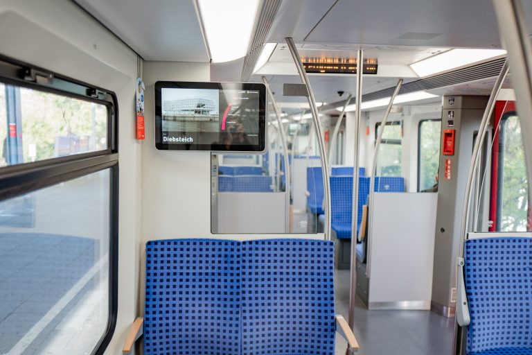 Mehr Service für den Fahrgast – S-Bahn Hamburg und HOCHBAHN präsentieren gemeinsames Fahrgastfernsehen