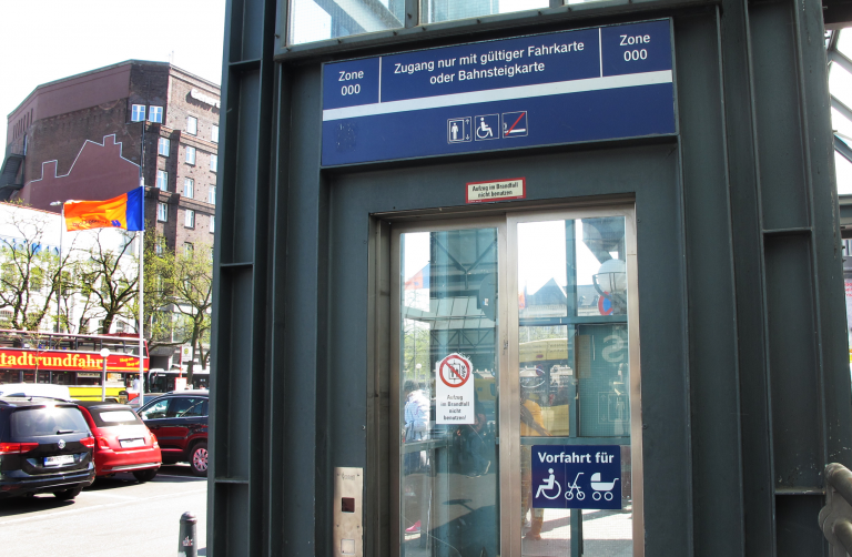 Barrierefrei unterwegs – Erneuerung der Aufzüge am Hauptbahnhof