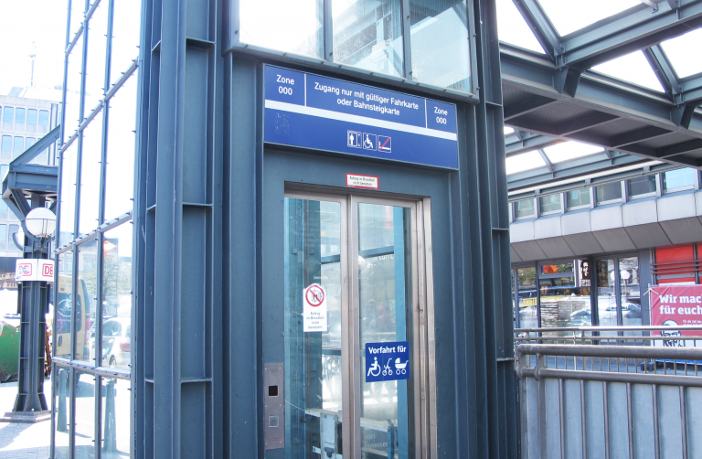 Barrierefrei unterwegs – Erneuerung der Aufzüge am Hauptbahnhof