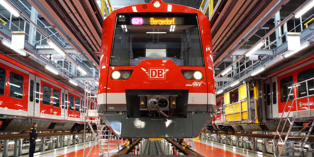 „Digitale Schiene“ startet in Hamburg: Die erste S-Bahn ist fertig