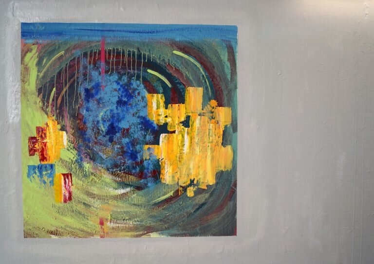 „Unter der Maske“ — Stationsverschönerung in Stade