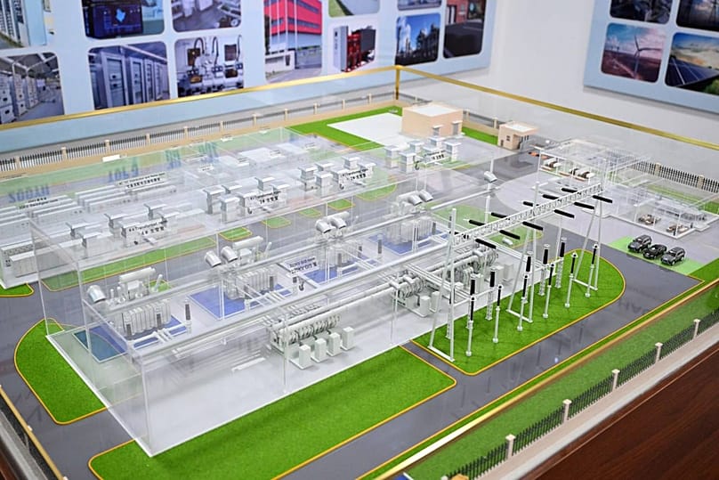 "Plan der Trigeneration-Anlage und der ersten Mini-Station in der Gegend"