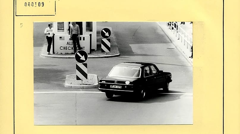 Stasi documentation on the shooting of the film 'Octopussy'.