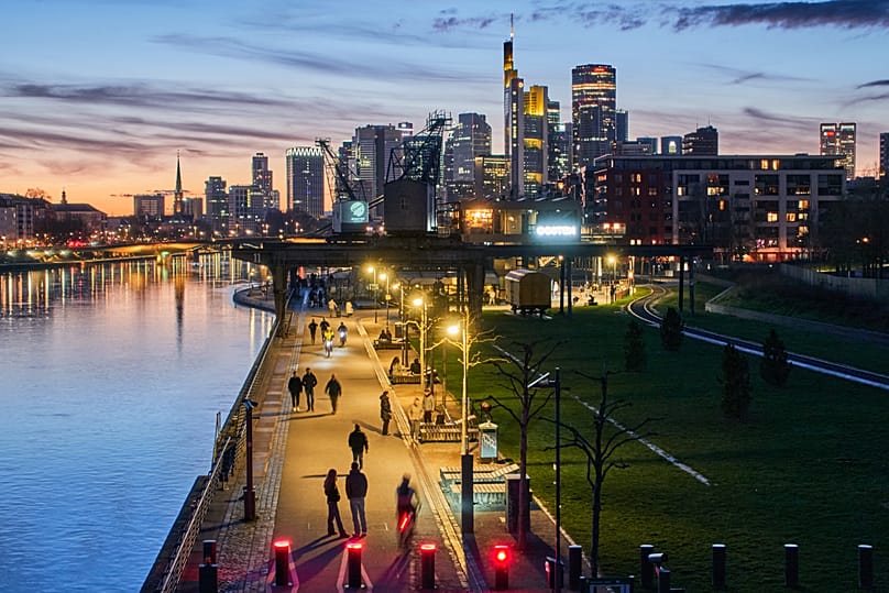 Do the mullahs have luxury hotels in Frankfurt am Main?