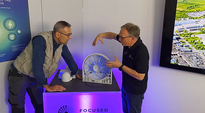 “I’m optimistic that we’ll solve all remaining challenges”, Focused Energy VP Ulrich Sigel (at the right) tells Euronews Earth (left).