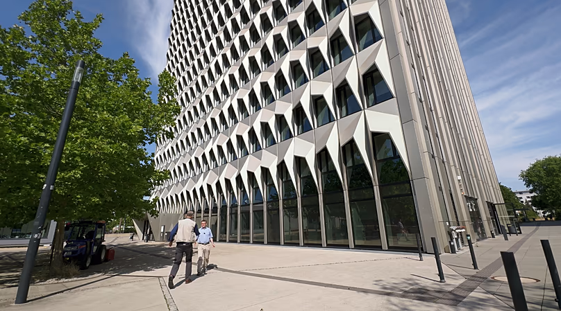 Meeting Sven Linow at the futuristic high-rise building at Darmstadt University of Applied Sciences: “No one has yet demonstrated that it works.”