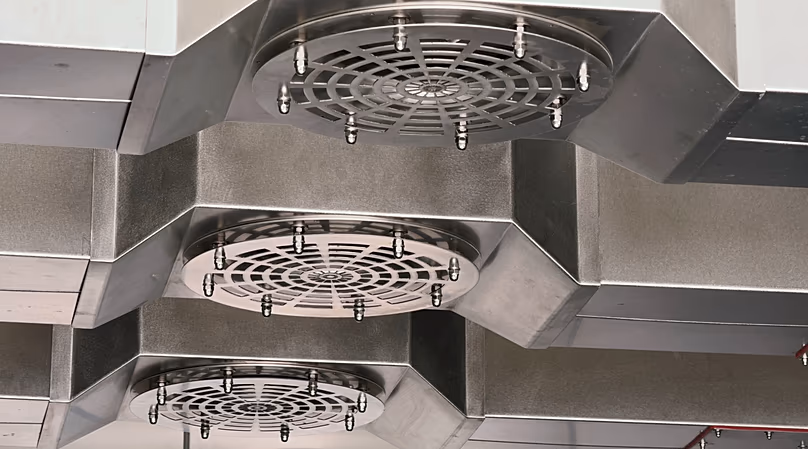 High-pressure nozzles, fine-spray nozzles, wide-spray nozzles. You could hardly find a better place to submerge a battery – whilst monitoring all parameters from inside.